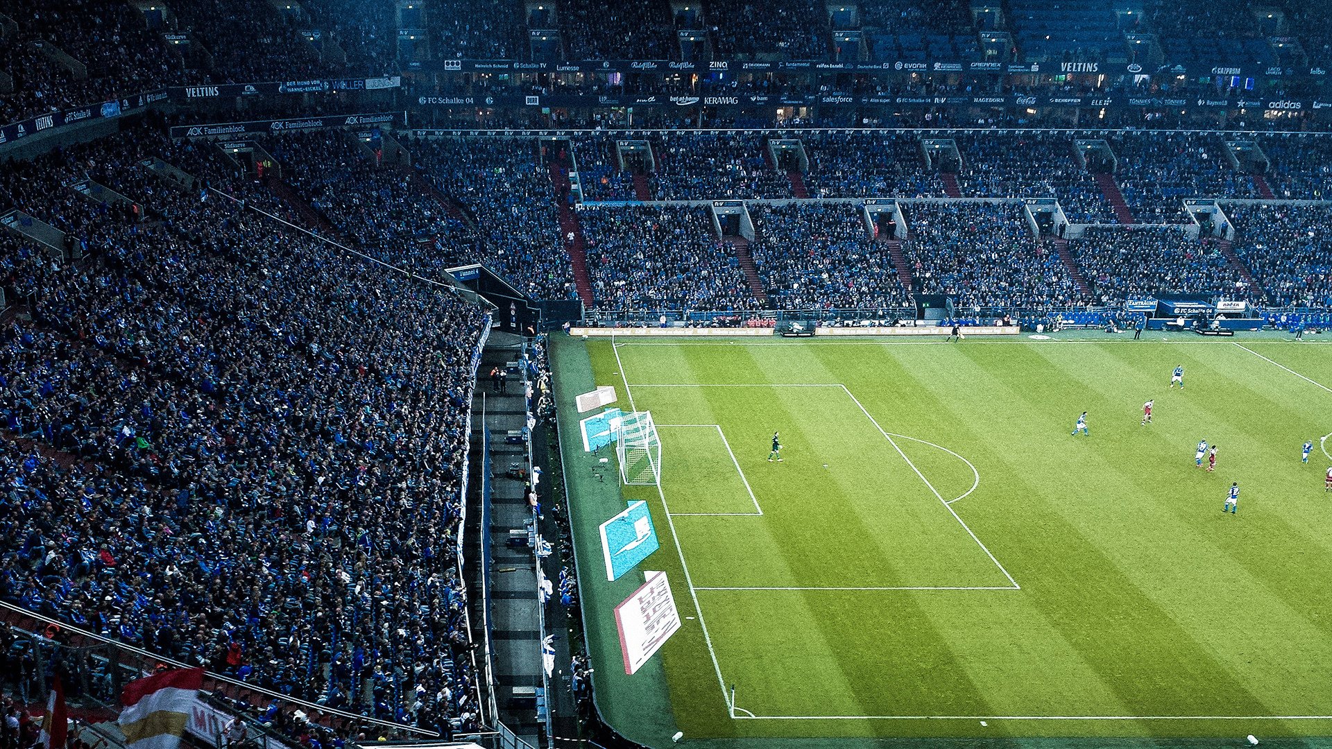 爆冷首场状态出色,湖人观众沸腾!,西亚卡姆重返赛场再创辉煌时刻